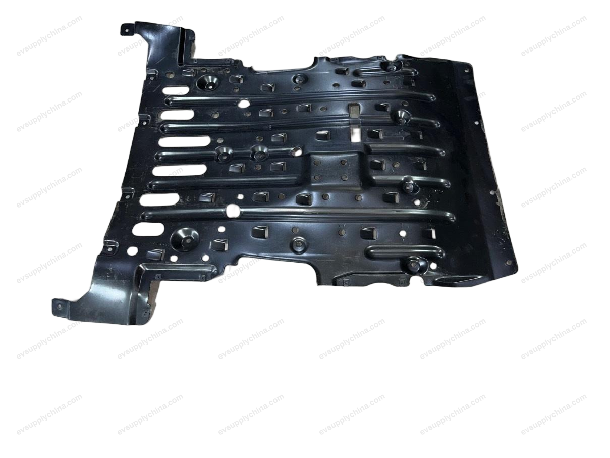 Front motor lower mudguard assembly