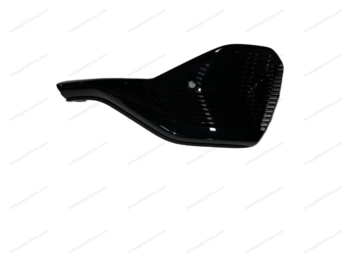 Front right bumper trim cover