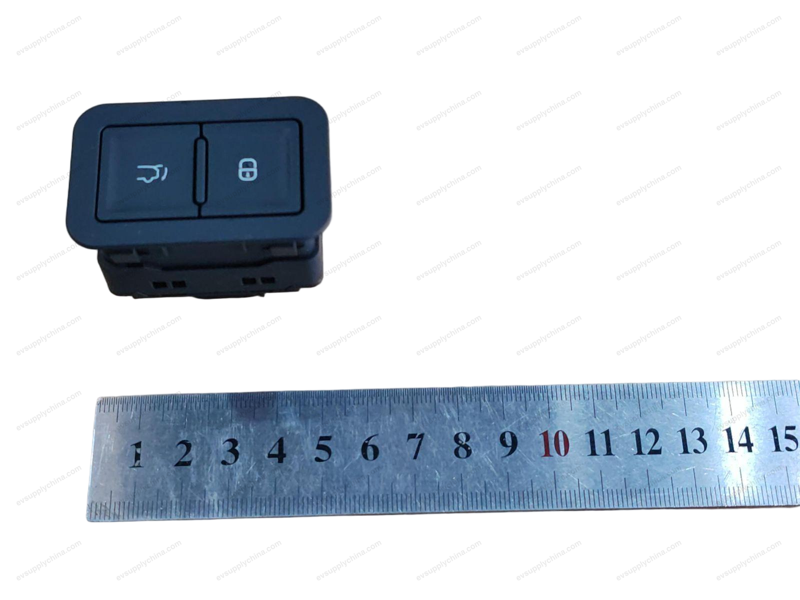 Electric tailgate closing switch