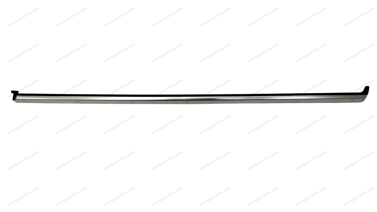 Right rear side trim assembly