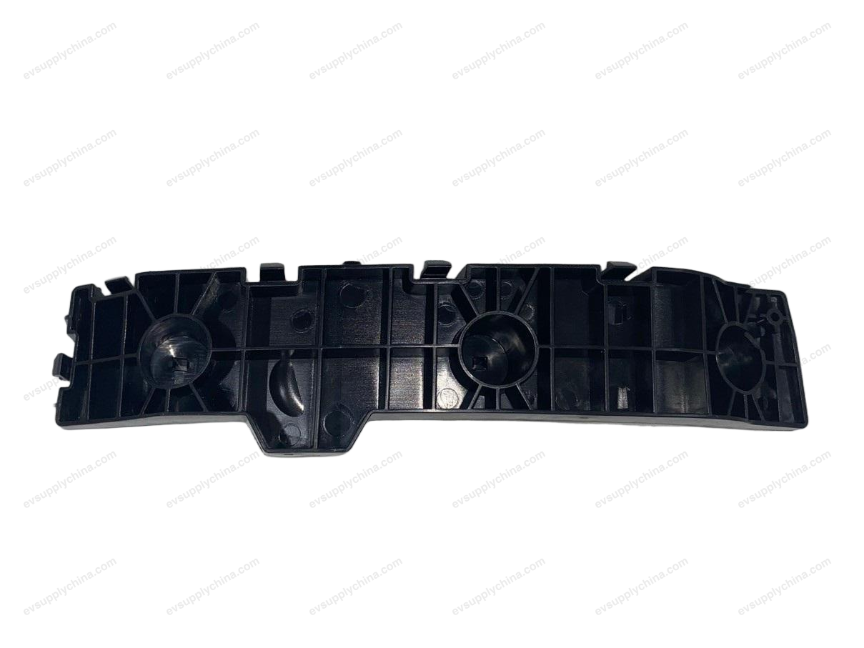 Rear bumper right front bracket assembly