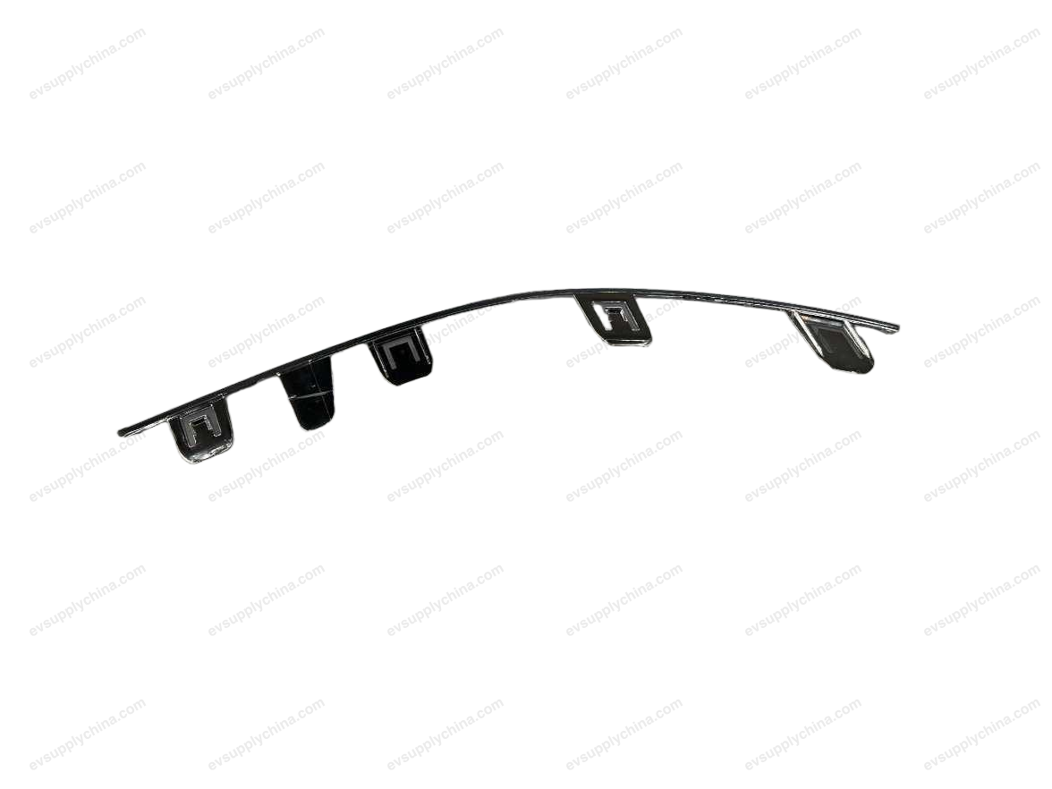 Front bumper right bright trim