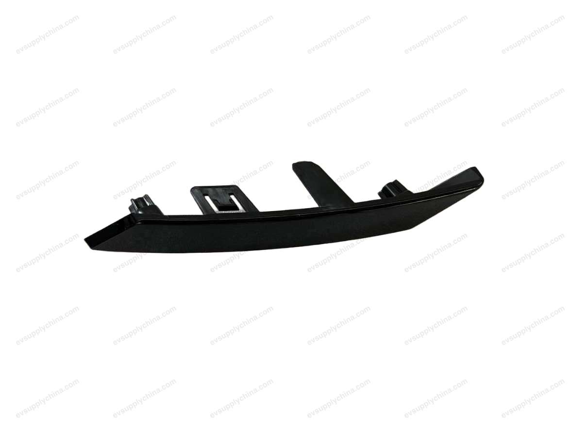 Front bumper right center decorative strip