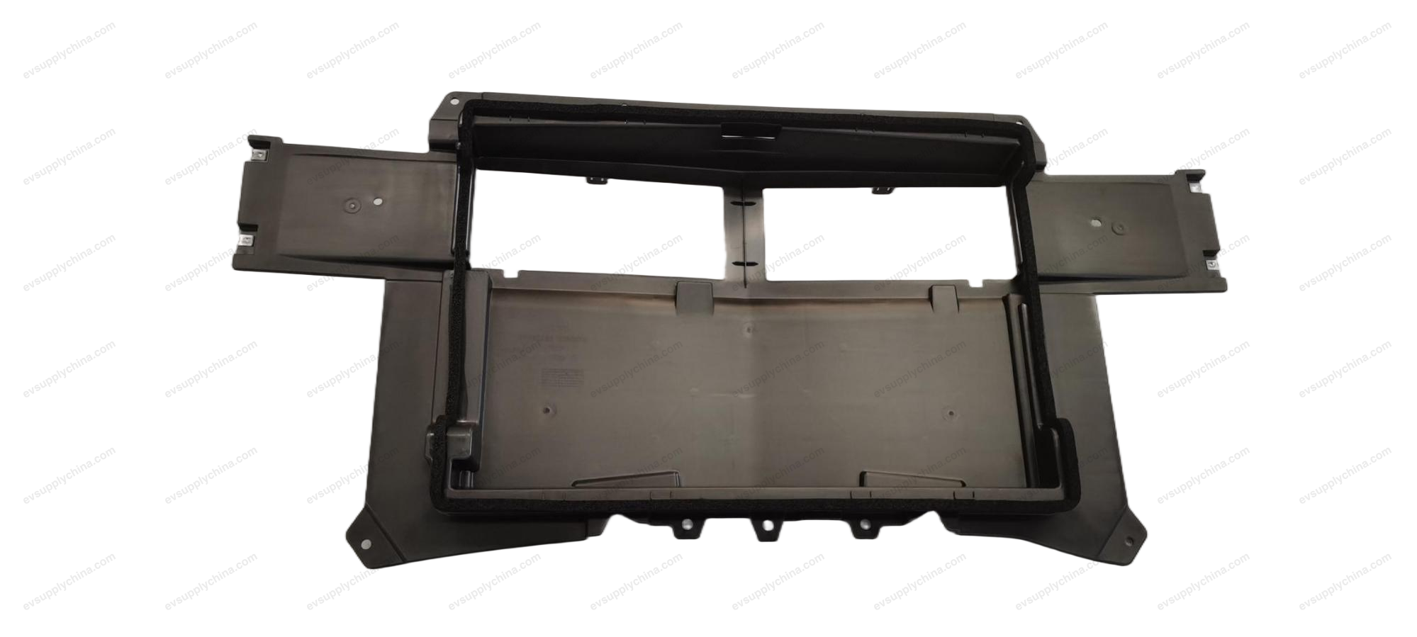 Fully enclosed deflector assembly