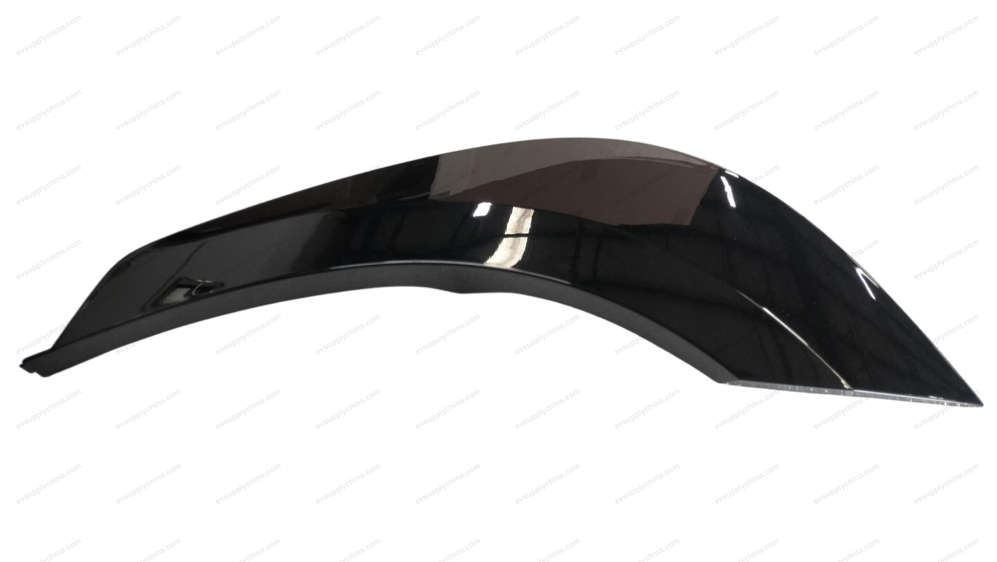 Left rear door fender trim assembly
