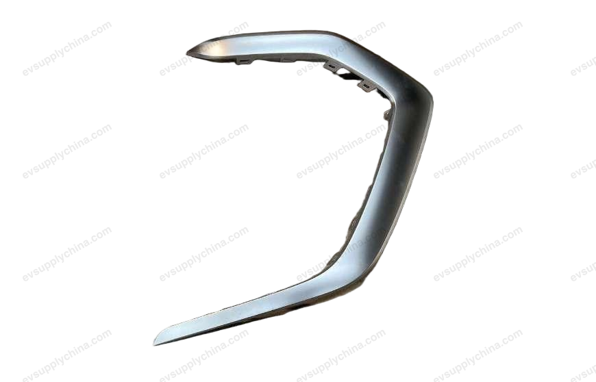 Front bumper body left trim piece