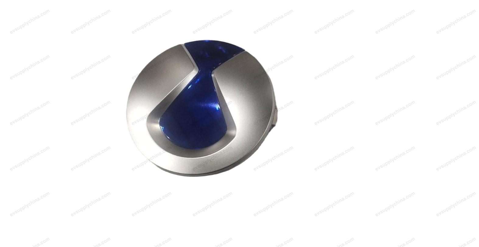 Front logo assembly — Denza D9