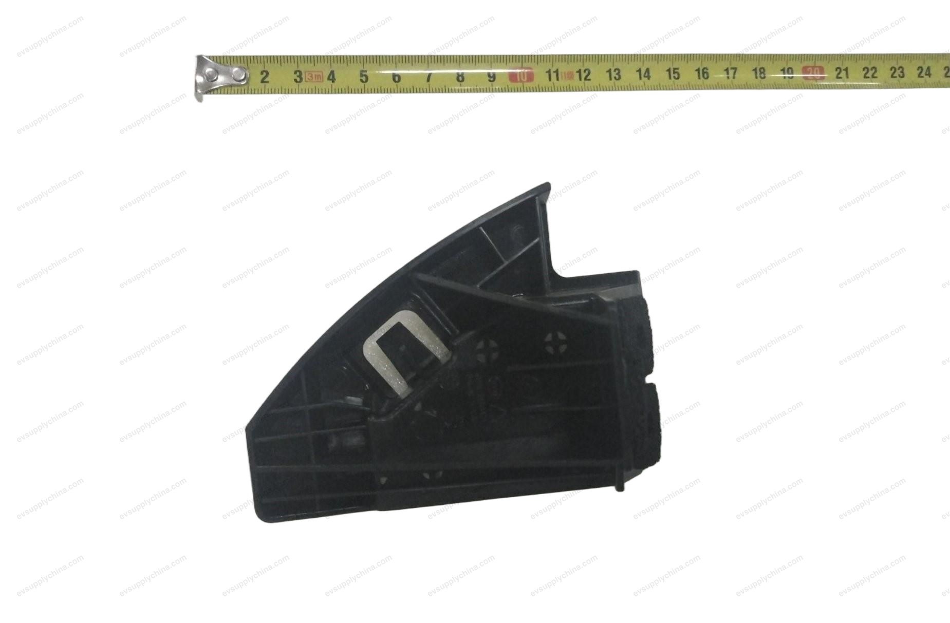 Rear bumper right bracket assembly