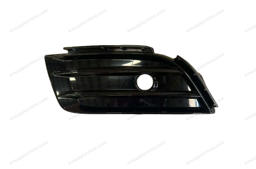 Rear bumper right side trim