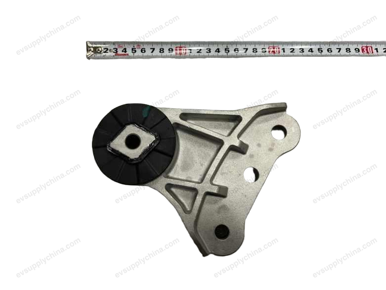 Rear drive motor assembly and rear suspension mount assembly — Denza D9