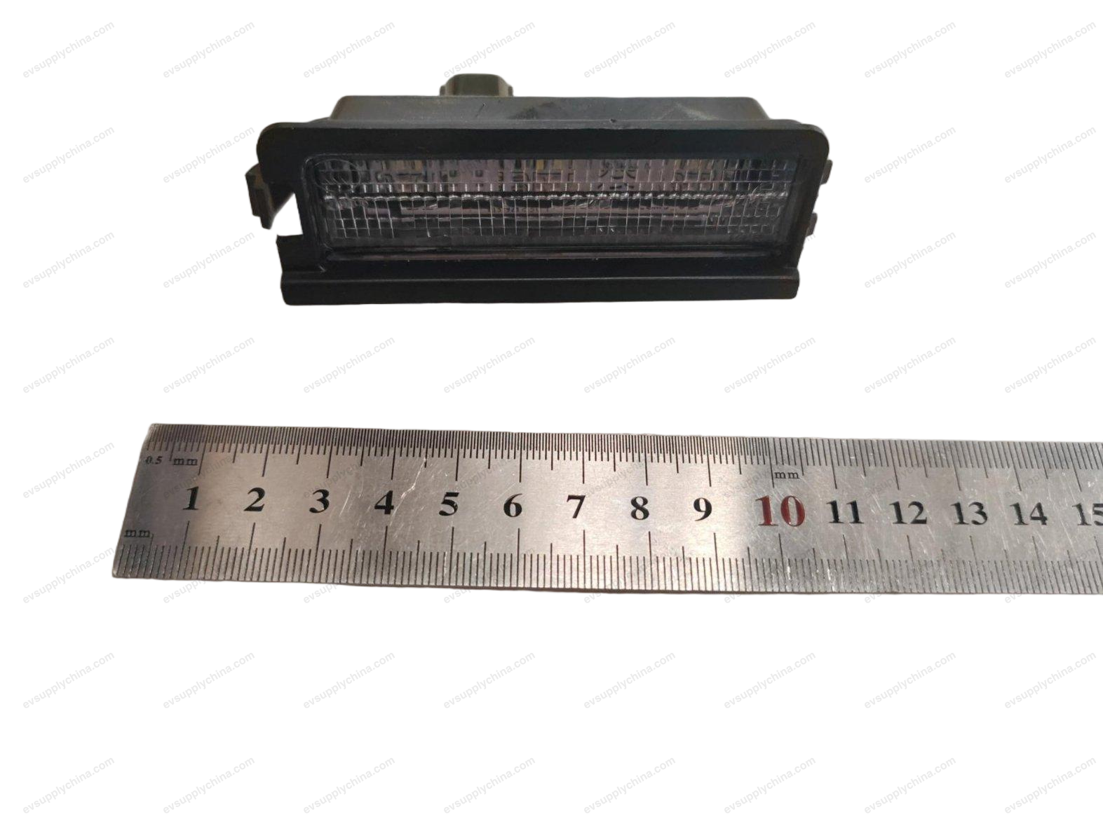 Left license plate light — BYD Dolphin