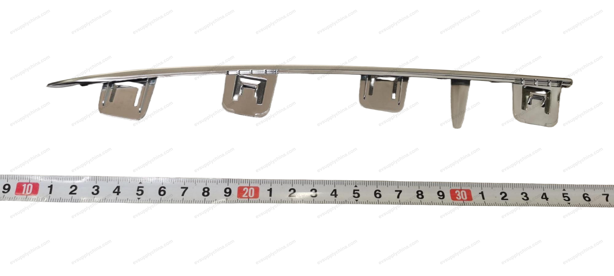 Left bright trim on rear bumper side — BYD Sealion 7