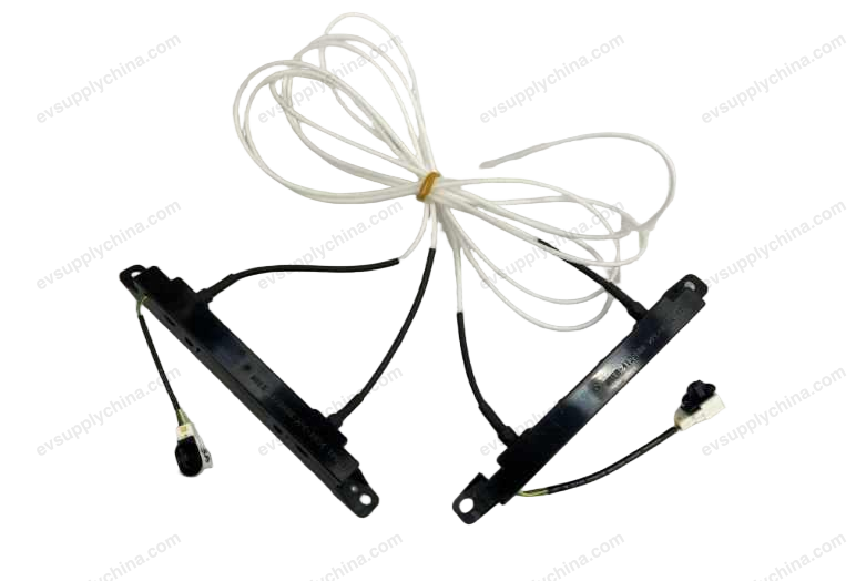 Ceiling perimeter ambient lighting — Denza D9