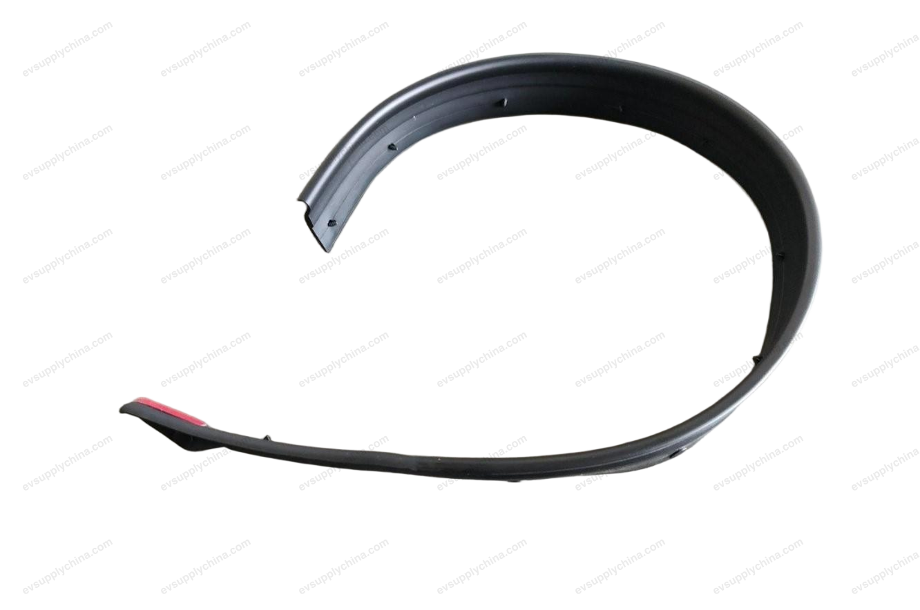 Front left door seam strip — Denza D9