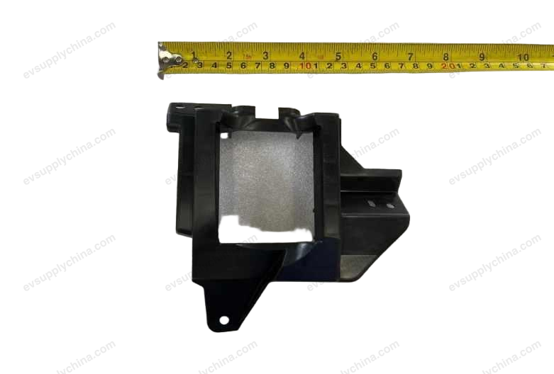 Left-center range radar mounting bracket — Denza D9