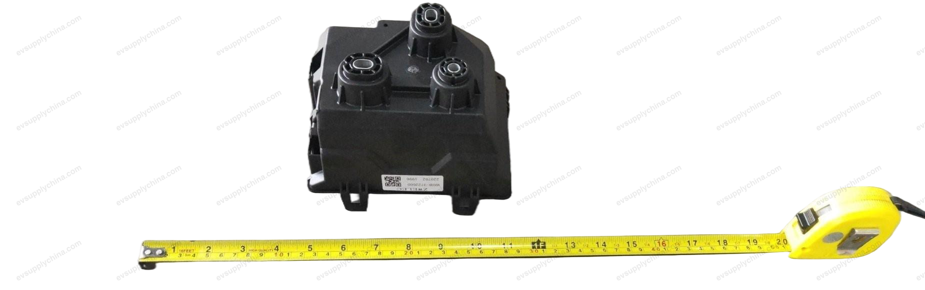 Lower bracket of front compartment electrical distribution box — Denza D9