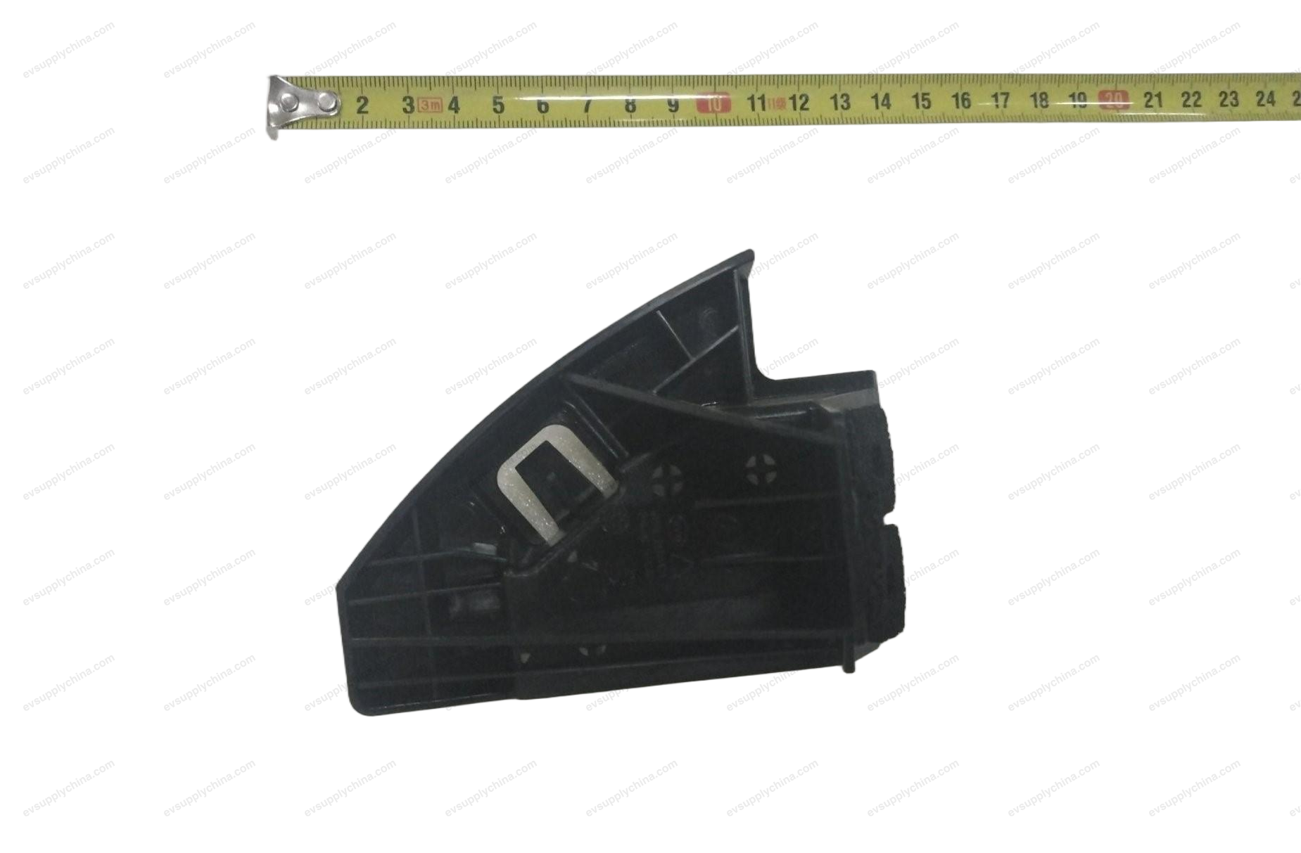 Rear bumper right bracket assembly — Denza D9