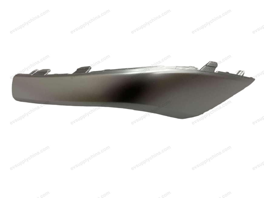 Rear bumper upper trim strip (right) - three layers of matte electroplated silver — Denza D9