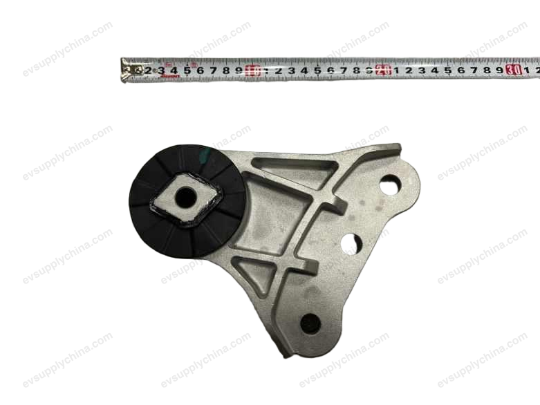 Rear drive motor assembly and rear suspension mount assembly — Denza D9