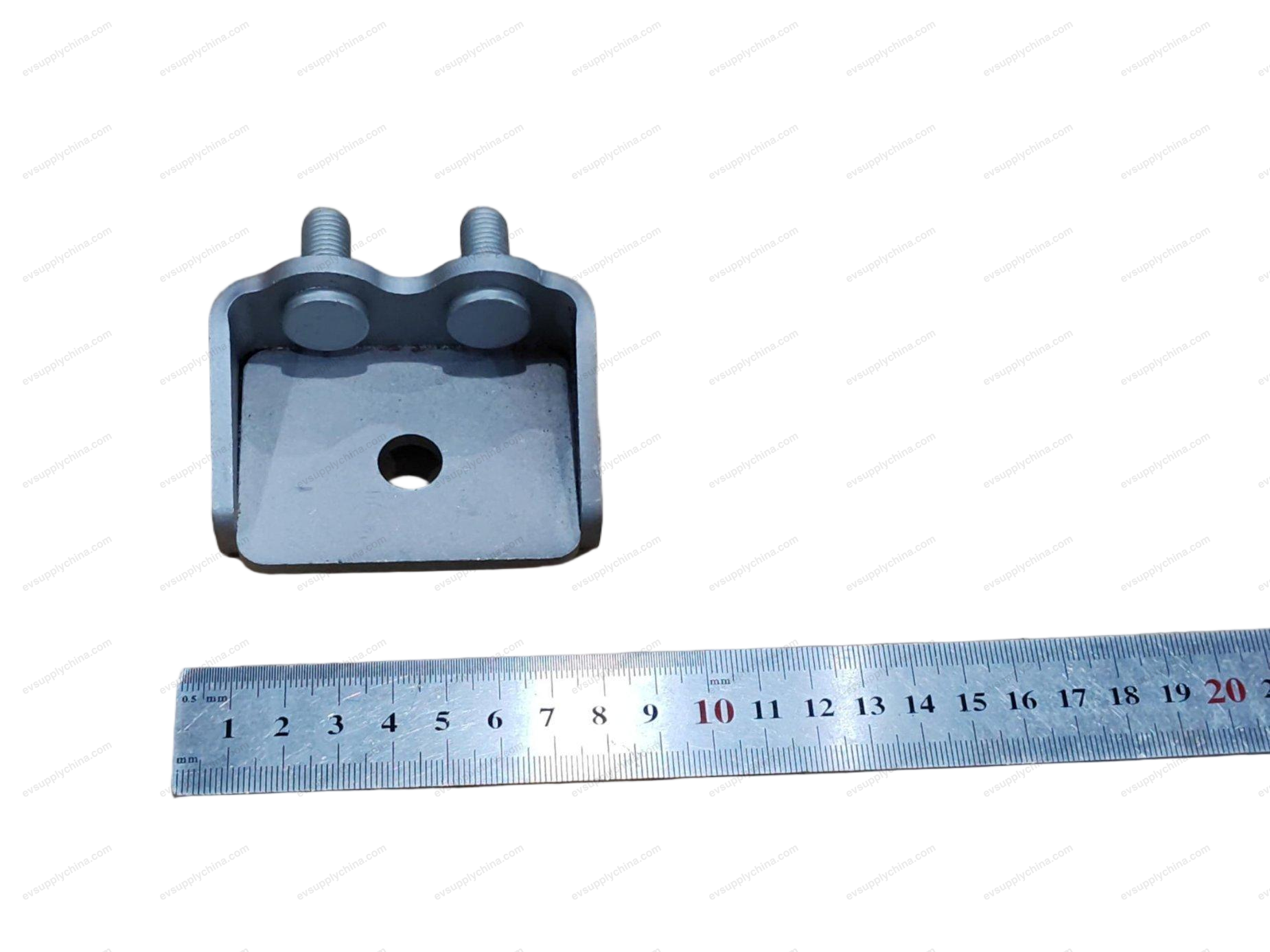 Rear stabilizer bar tie rod bracket assembly — Denza D9