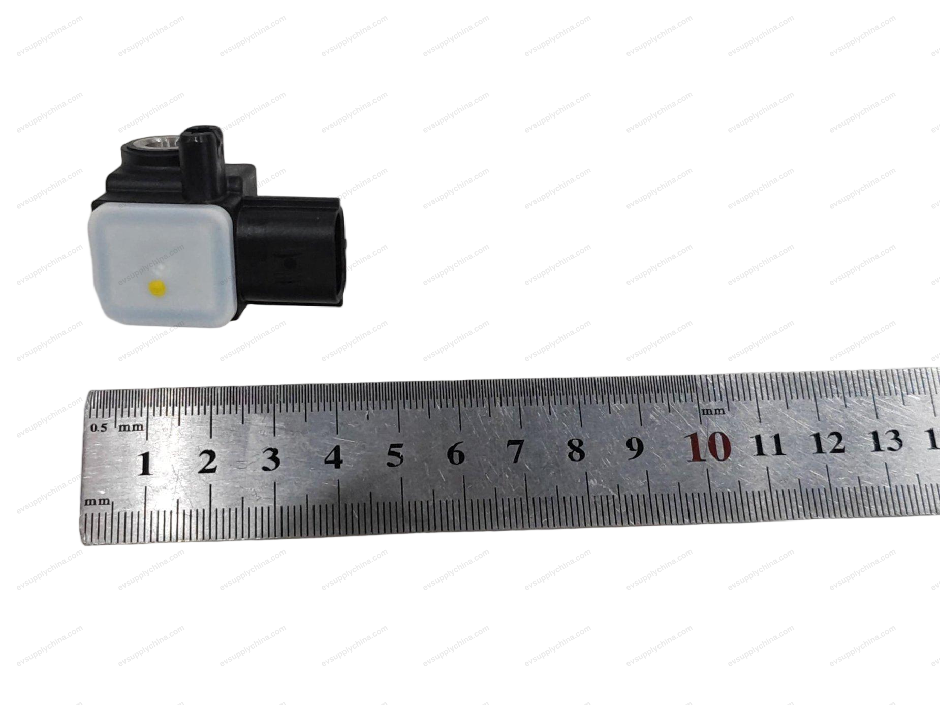 Side collision sensor — Denza D9