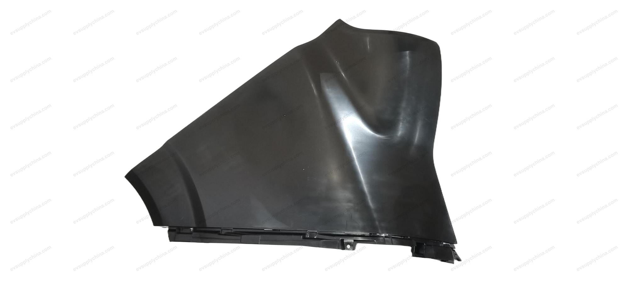 The upper left side of the rear bumper — Denza D9