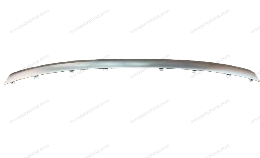 Upper trim strip of front grille — Denza D9